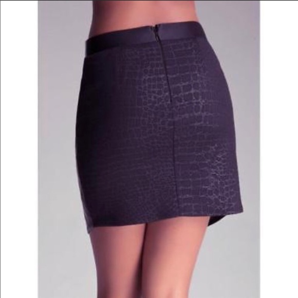 High waisted Bebe mini skirt - Picture 3 of 7